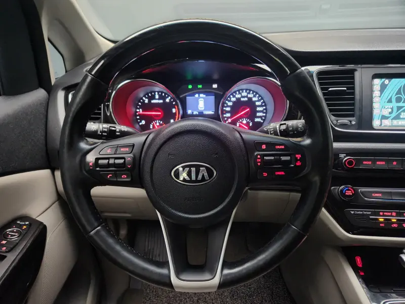 Kia Carnival