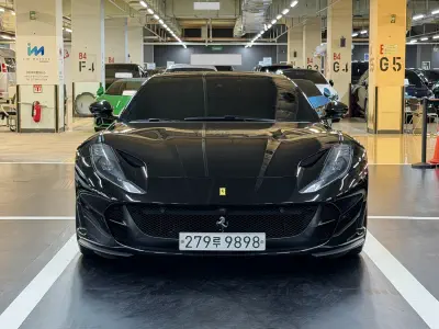 Ferrari 812