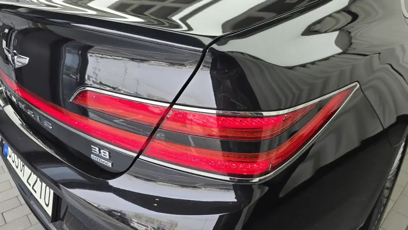 Genesis G90