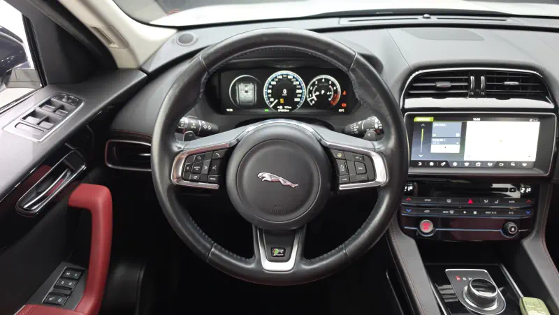 Jaguar F-Pace