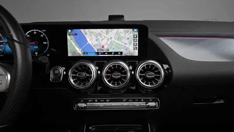 Mercedes-Benz EQA