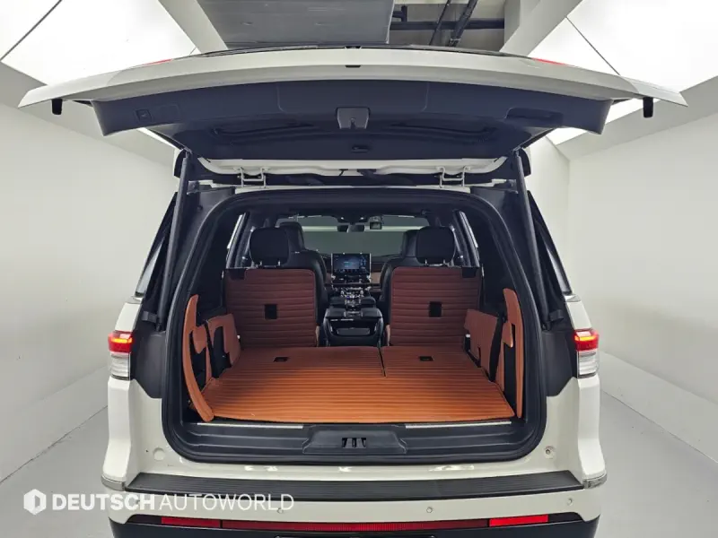 Lincoln Navigator