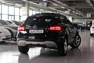 Mercedes-Benz GLA-Class