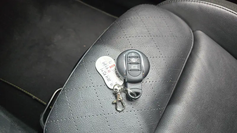 Mini Hatch