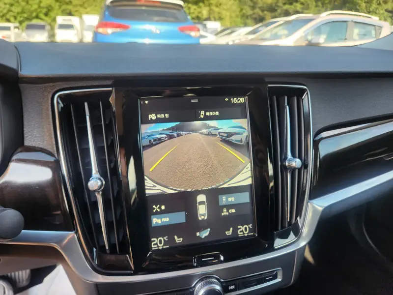 Volvo S90