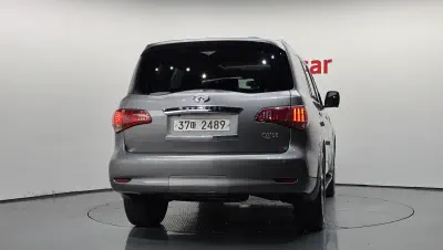 Infiniti QX56