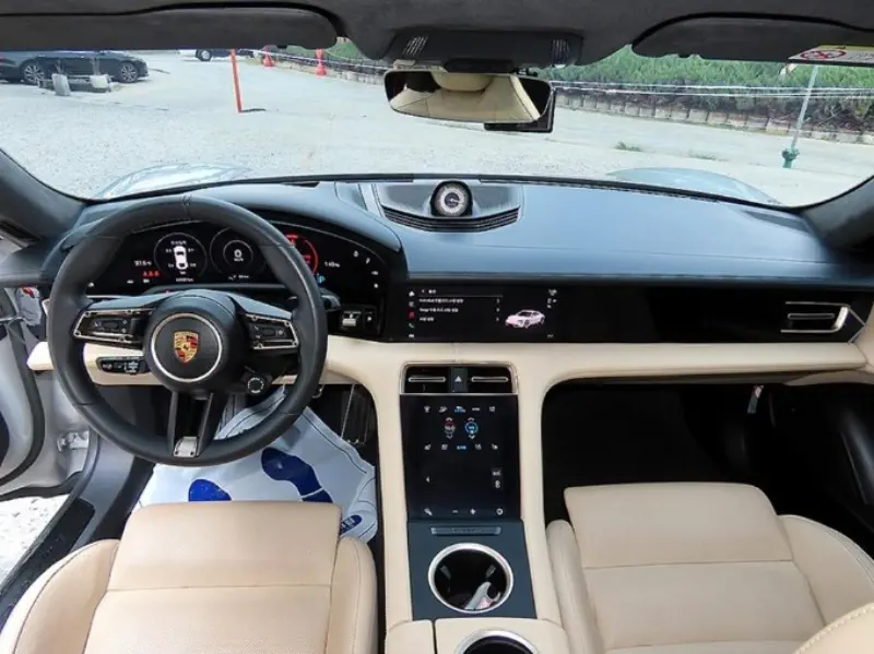 Porsche Taycan