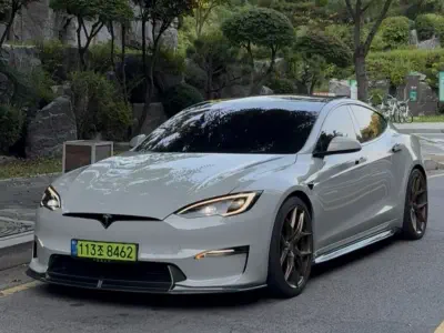 Tesla MODEL S