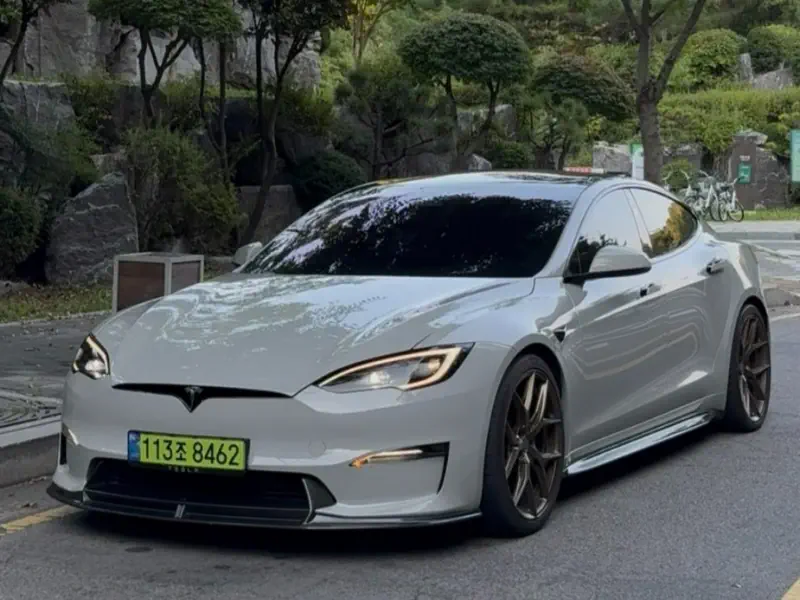 Tesla MODEL S