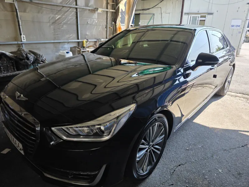 Genesis EQ900