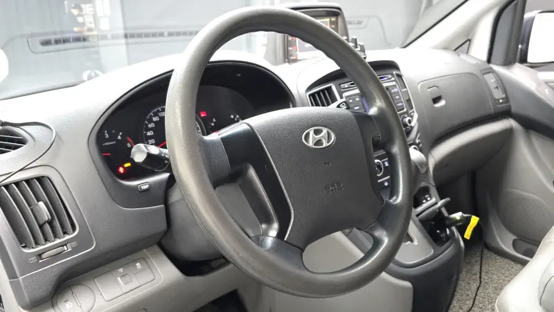 Hyundai Grand Starex