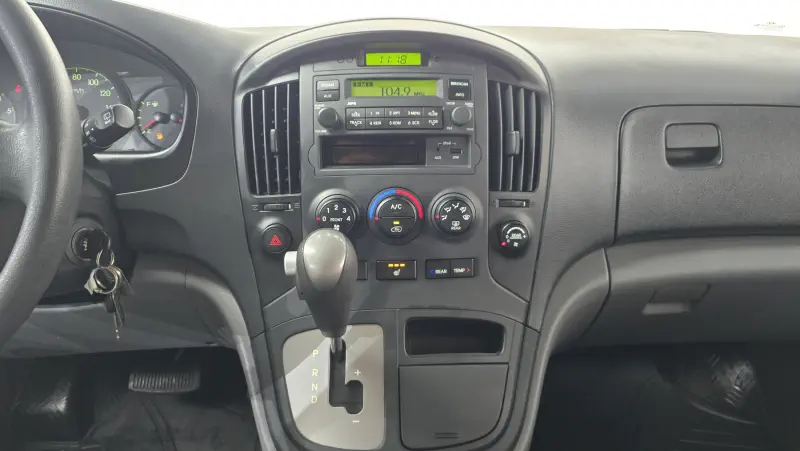 Hyundai Grand Starex