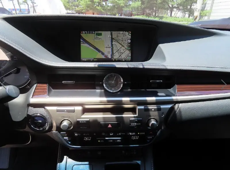 Lexus ES300h
