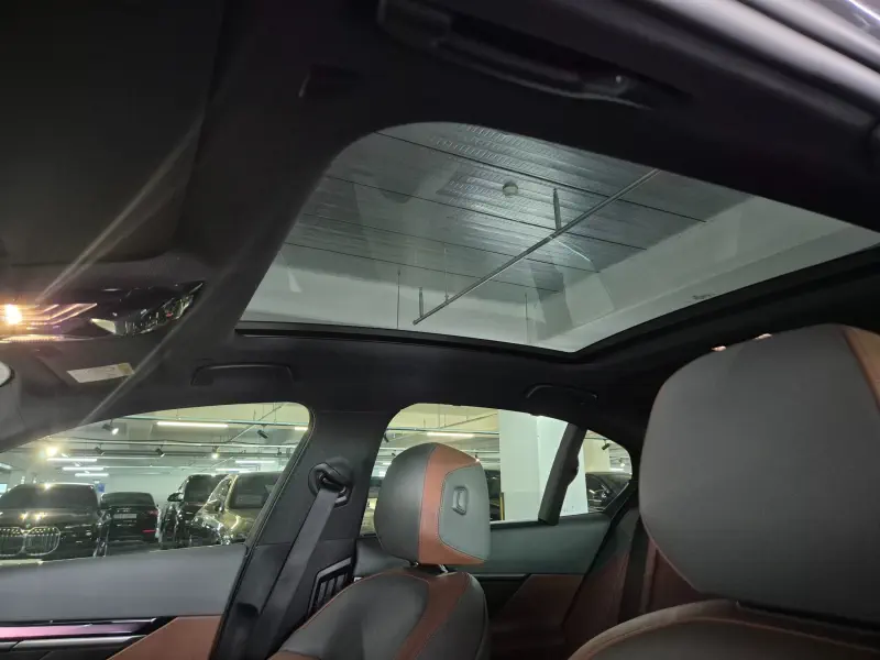 BMW i5