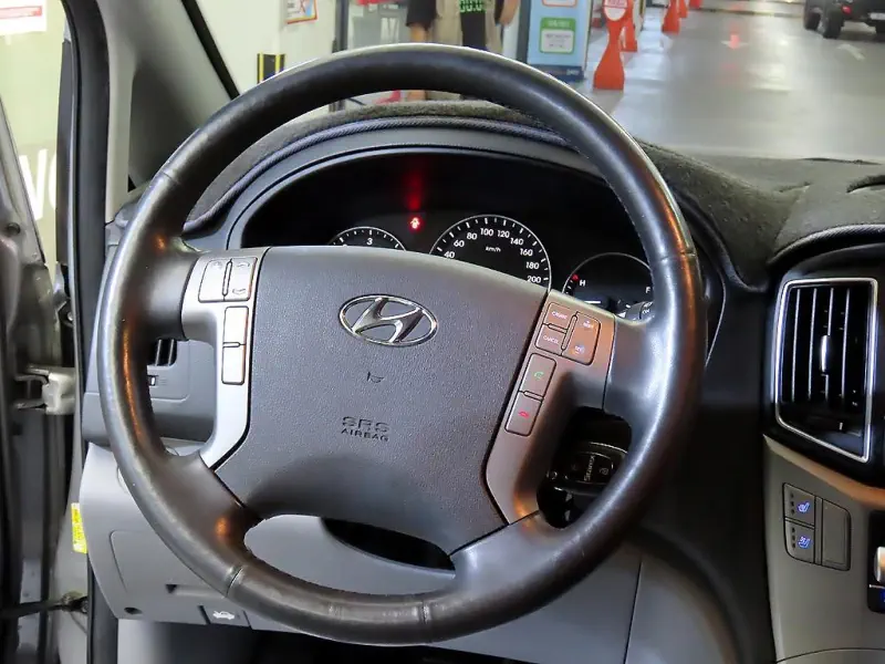 Hyundai Grand Starex