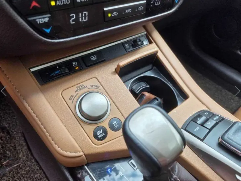 Lexus ES300h