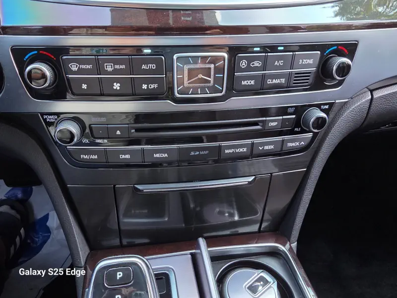 Hyundai Equus