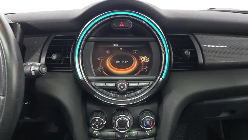 Mini Hatch