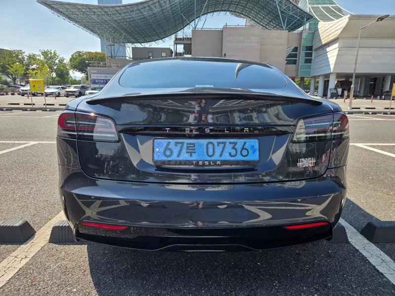 Tesla MODEL S