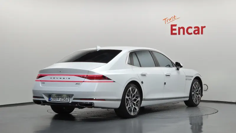 Genesis G90