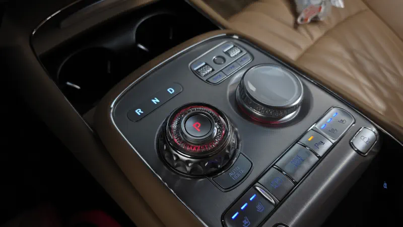 Genesis G90