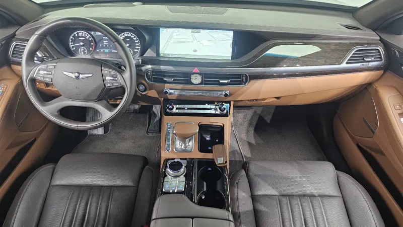Genesis G90