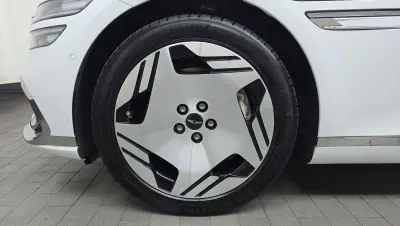 Genesis Electrified G80