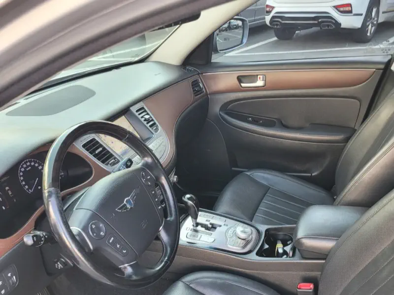Hyundai Genesis