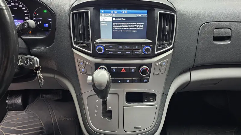 Hyundai Grand Starex