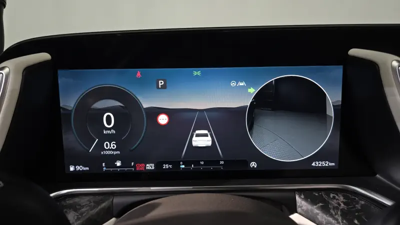 Genesis G90