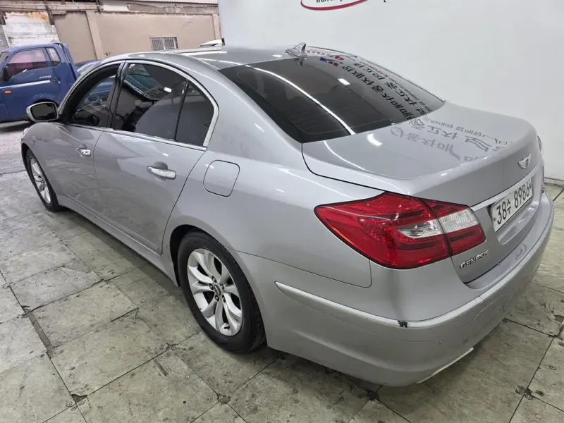 Hyundai Genesis
