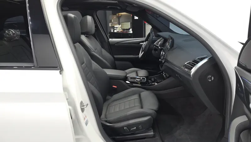 BMW iX3