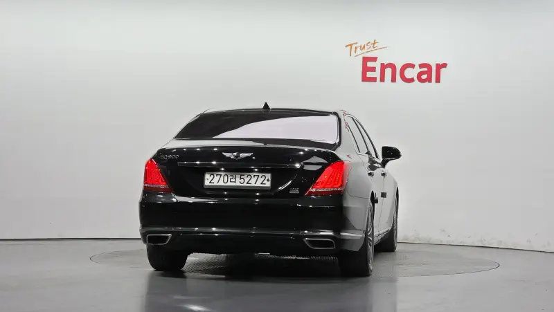 Genesis EQ900