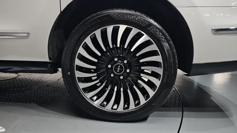 Lincoln Navigator