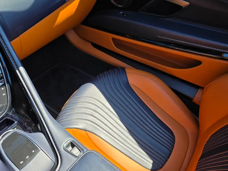Aston Martin DB11
