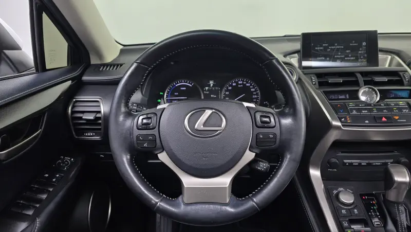 Lexus NX300h