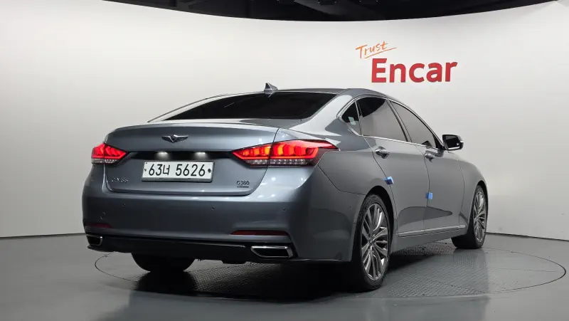 Hyundai Genesis