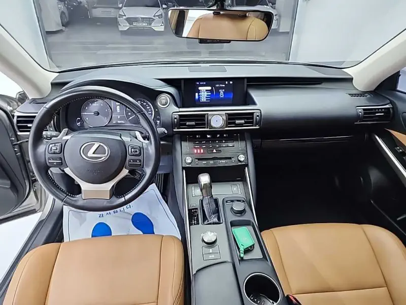 Lexus IS300