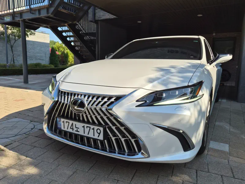 Lexus ES300h