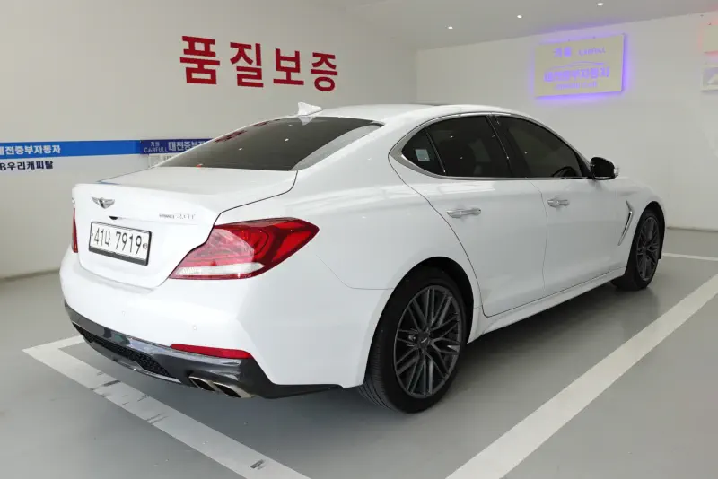 Genesis G70