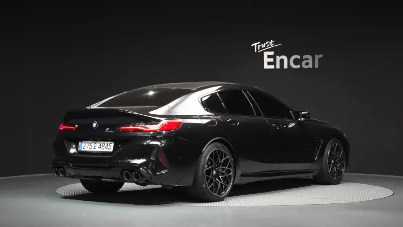 BMW M8