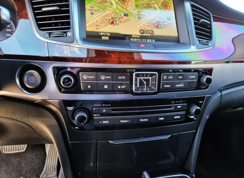 Hyundai Equus