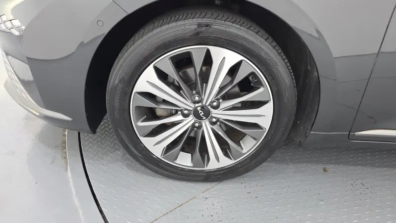 Kia K8