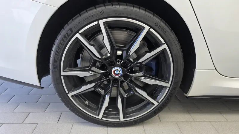 BMW 8-Series