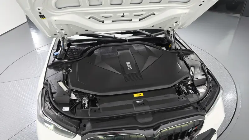 BMW i5