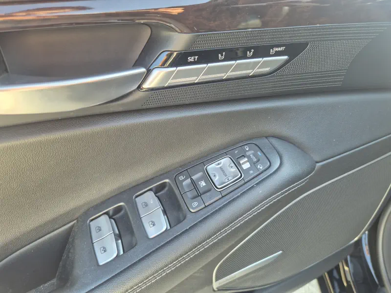 Genesis EQ900