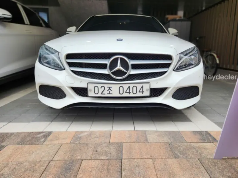 Mercedes-Benz C-Class