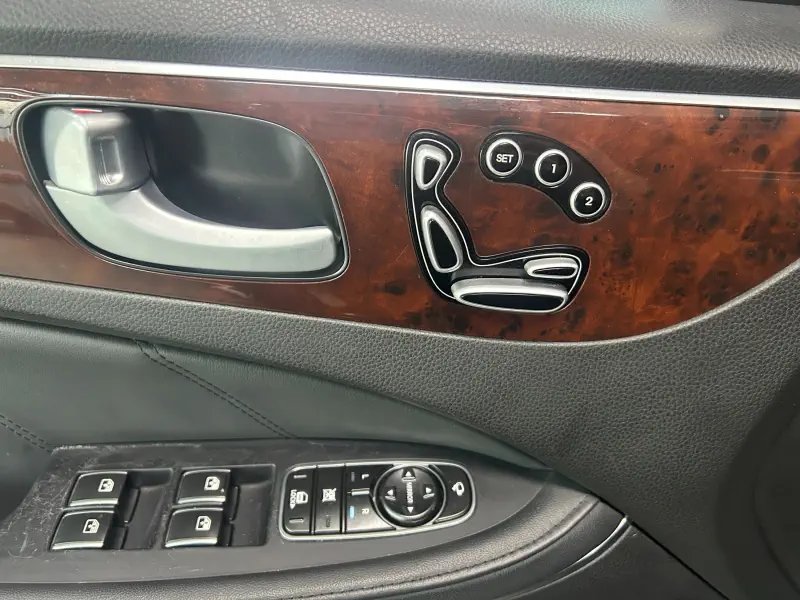 Hyundai Equus