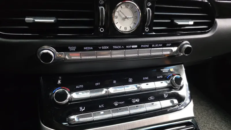 Genesis EQ900