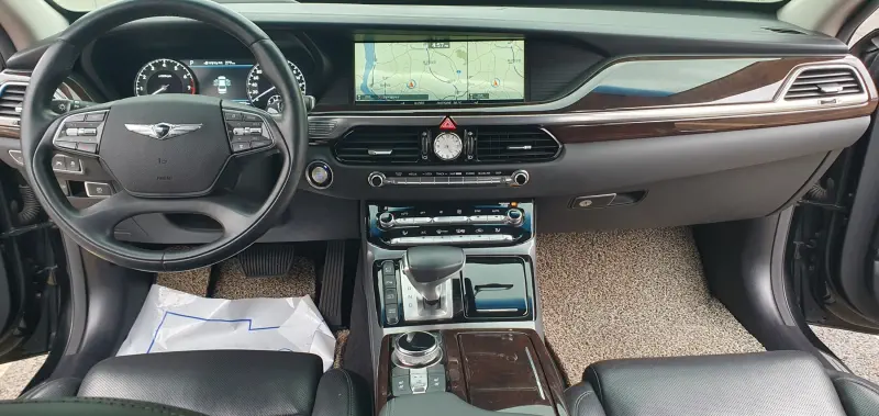 Genesis EQ900